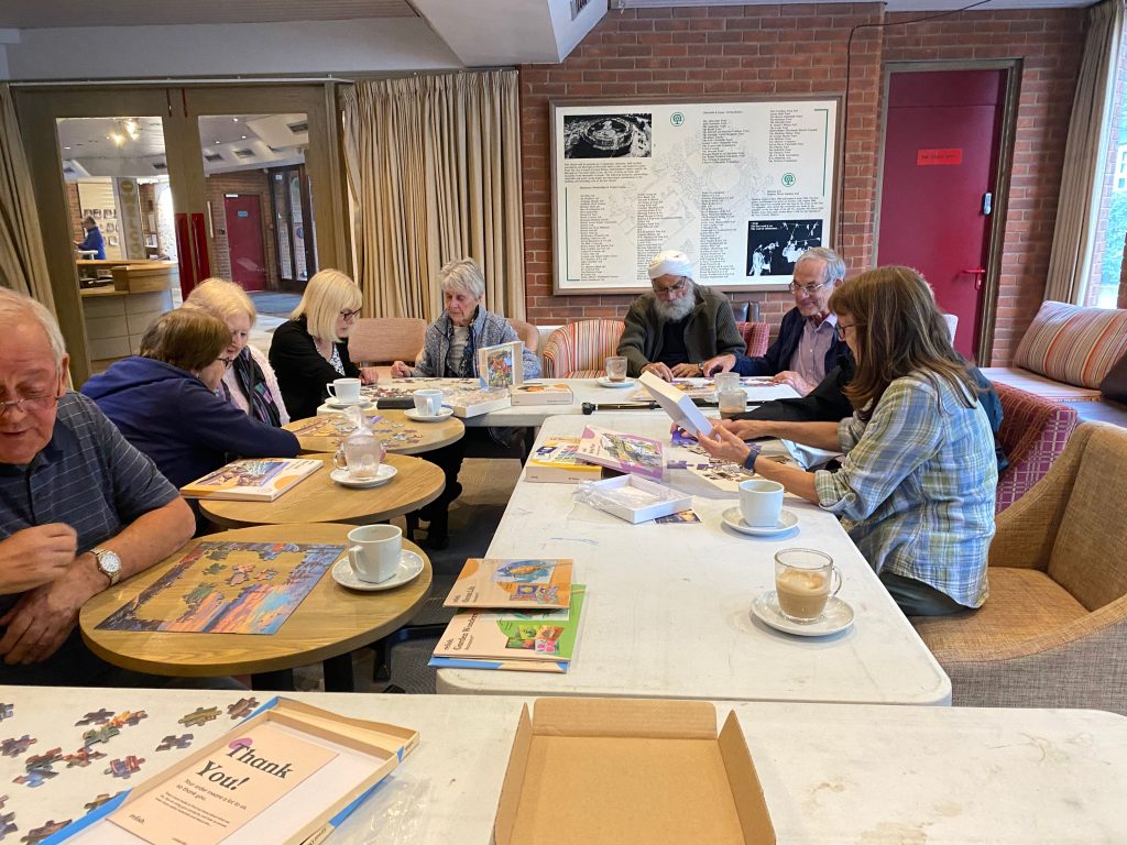 A relaxing Thursday morning for the Dementia and Creativity Group chatting and doing jigsaws.